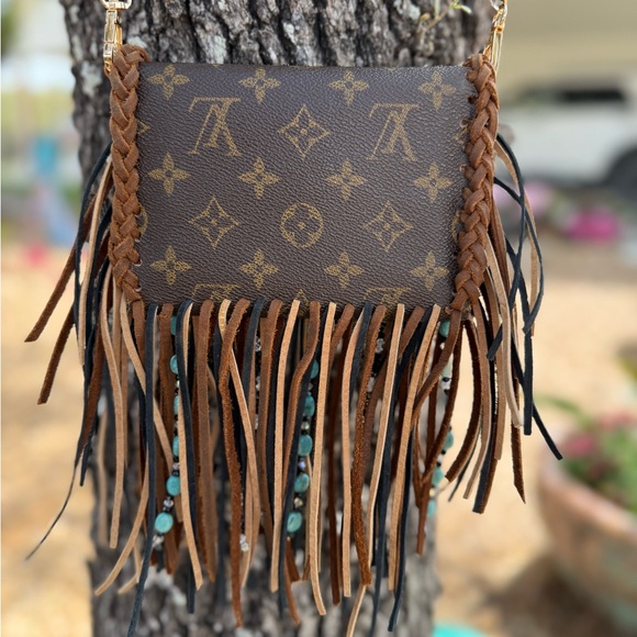 Louis Vuitton Brown Monogram Fringe Crossbody with Turquoise Studs - Picture 4 of 14